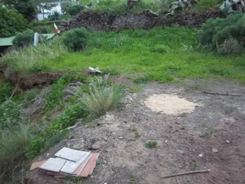 Terreno en calle Garonas, 6