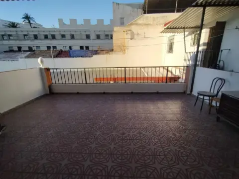Edificio en El Ejido-La Merced-La Victoria