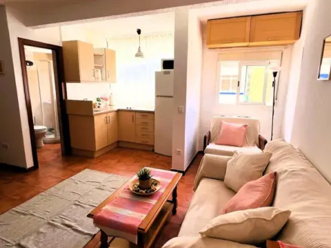 Estudio en Centro. los Manantiales