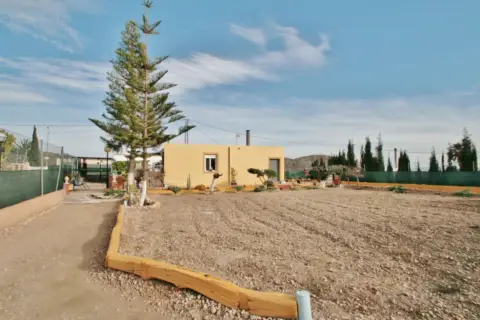 Finca rústica en calle de Bacares