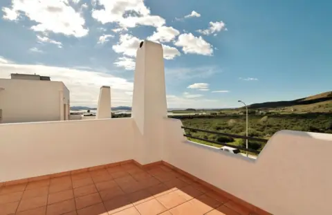 Casa pareada en calle Islas Baleares, 32