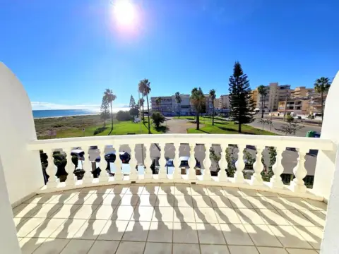 Casa adosada en Plaza de la Tramuntana