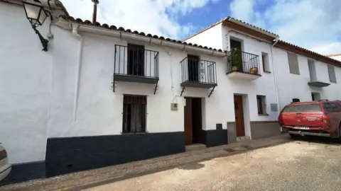 Casa rústica en calle de Teodoro Domínguez
