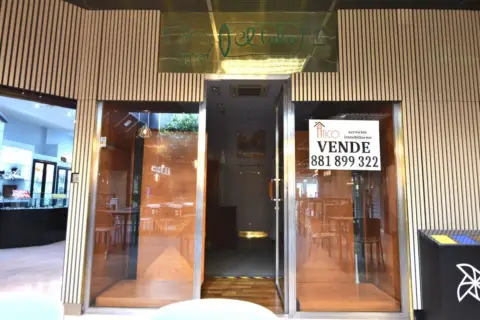 Local comercial en calle de Ramón y Cajal, 50