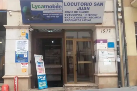 Local comercial en calle de Ramón y Cajal