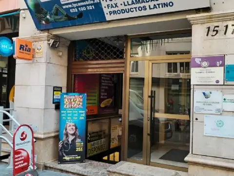 Local comercial en calle de Ramón y Cajal
