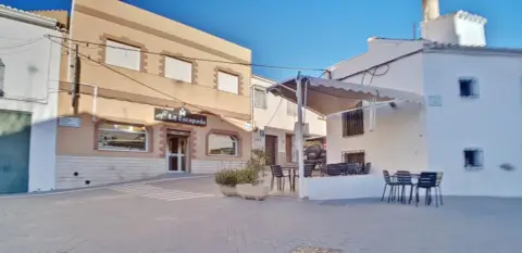 Edificio en calle de Martín Salinas