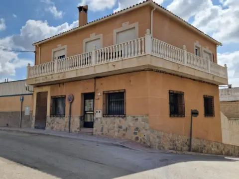 Casa en calle Principal, 1