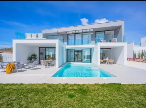 Casa pareada en calle Sargento Blas Aguilar, nº 3