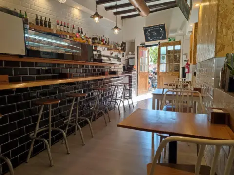 Local comercial en Plaça de l'Església