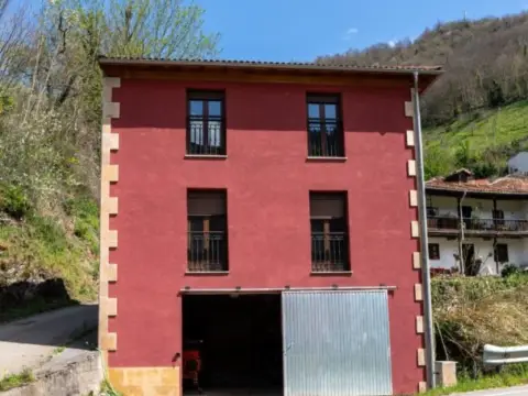 Casa en calle Vega, nº 4