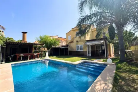 Casa en Urbanizacion La Reva