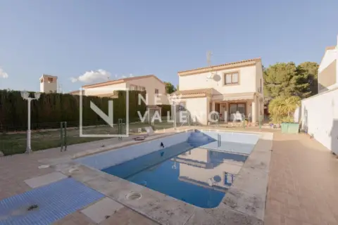 Casa en Colinas de San Antonio