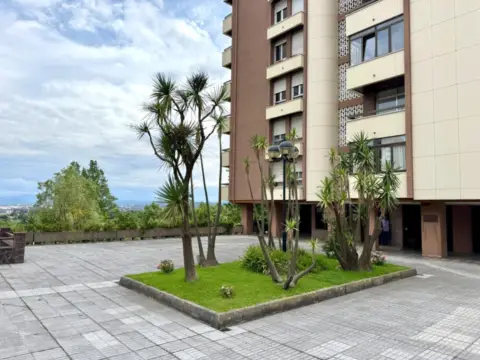 Piso en calle del Poeta Gerardo Diego, 1