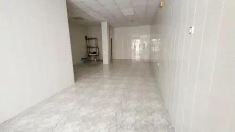 Local comercial en Carrer de Cambroneras