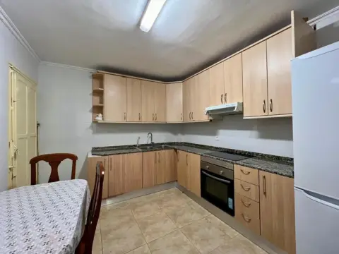 Habitación en calle del Teniente Llorca, 26