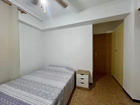 Habitación en calle del Teniente Llorca, 26