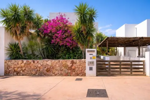 Casa pareada en calle Filón, 8