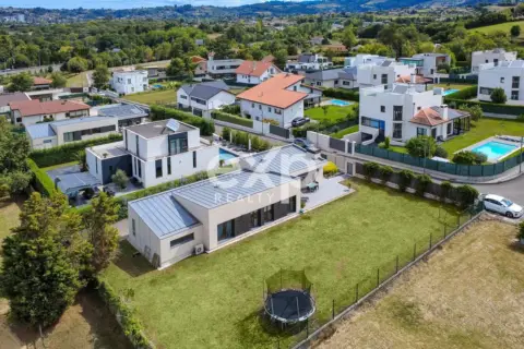 Chalet en calle El Praon-Bernueces, nº 145