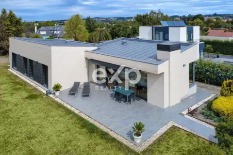 Chalet en calle El Praon-Bernueces, nº 145