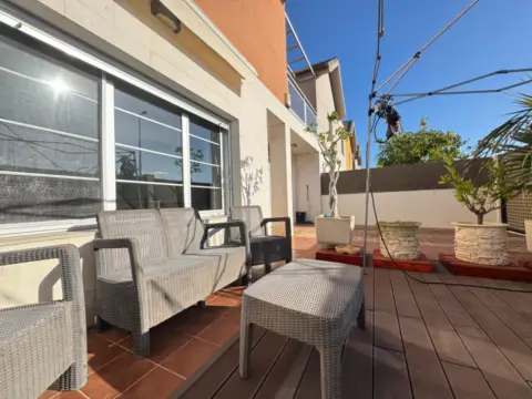 Casa en calle Cedro El