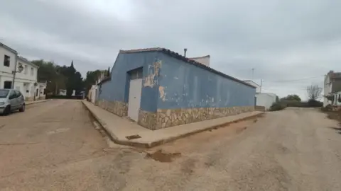 Casa adosada en Caudete de Las Fuentes