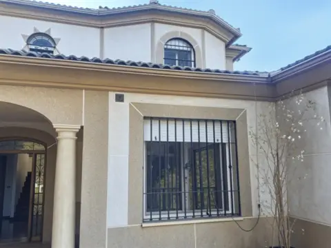 Chalet en Urbanización Doña Manuela