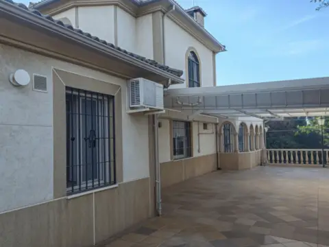 Chalet en Urbanización Doña Manuela