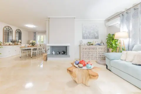 Chalet en Urbanización San José