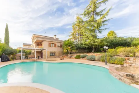 Chalet en Urbanización San José