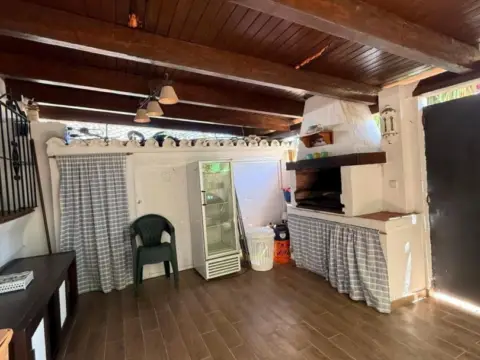 Casa adosada en calle Pueblo Andaluz Las Cancelas