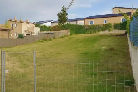 Terreno en calle de Plutón, 38