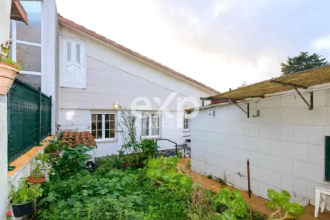 Casa adosada en calle de Jorge Guillén, 86