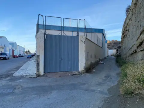 Nave industrial en calle de Urci, 21
