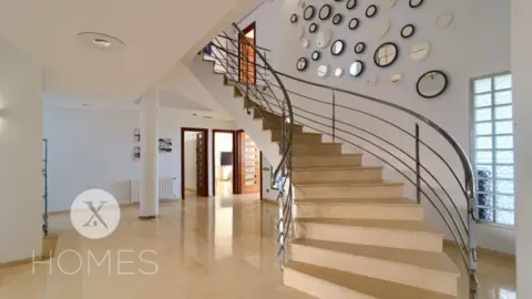 Chalet en Zona Monte Real-Calicanto