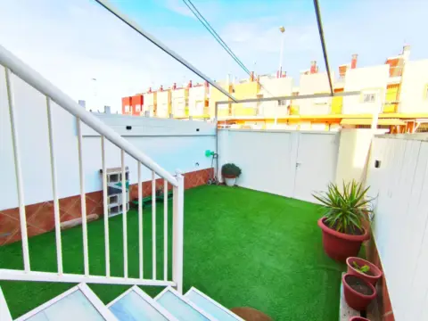 Casa pareada en calle de Valle de Arán