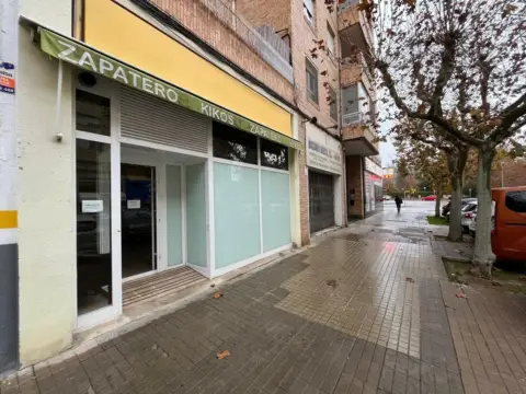 Local comercial en Avenida de Menéndez Pidal, 5