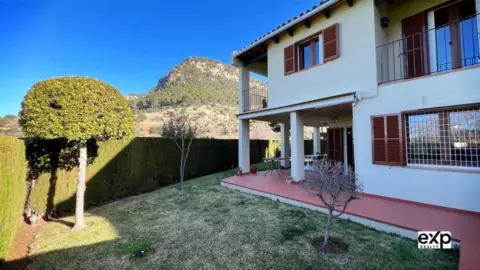 Casa pareada en calle Col.Legi Miramar