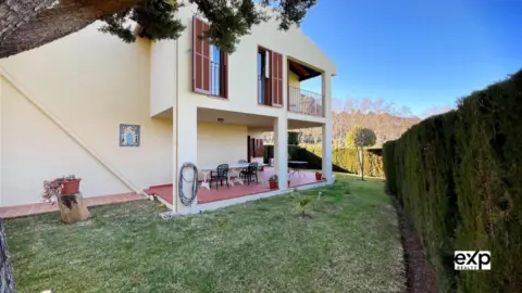 Casa pareada en calle Col.Legi Miramar