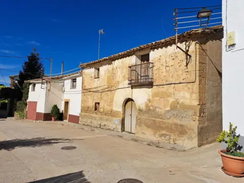 Casa en calle Iglesia, 12