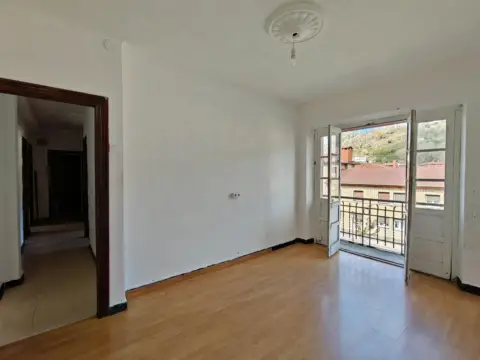 Piso en Avenida de Laviana, 18