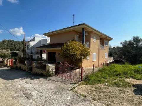 Chalet en Camí de la Vela
