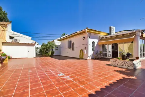 Chalet en La Hispalense