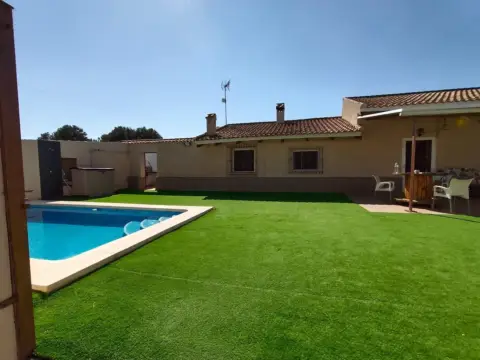 Chalet en calle Meroños