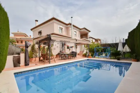 Chalet en Ogijares