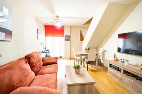 Dúplex en calle de la Soberanía