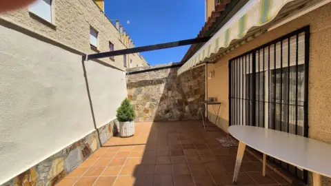 Casa pareada en calle de los Chalets