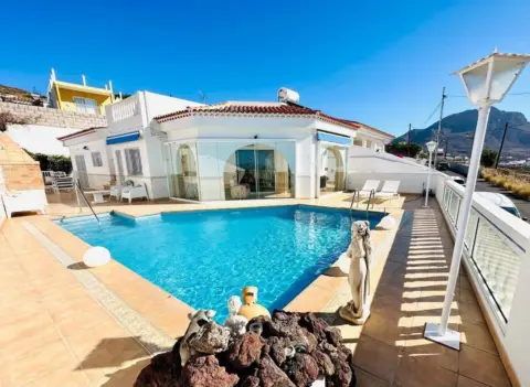 Chalet en calle Arguamul