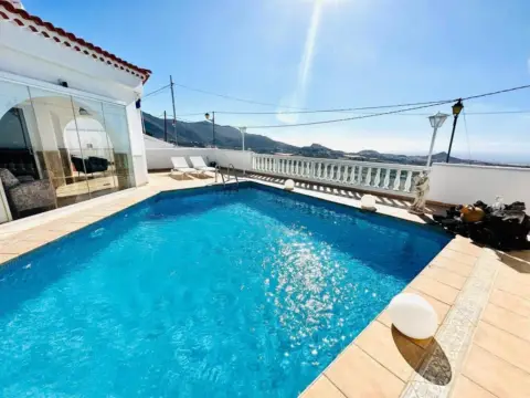 Chalet en calle Arguamul