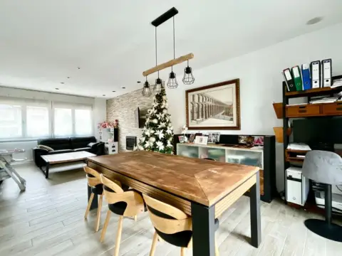 Casa pareada en calle del Jazmín